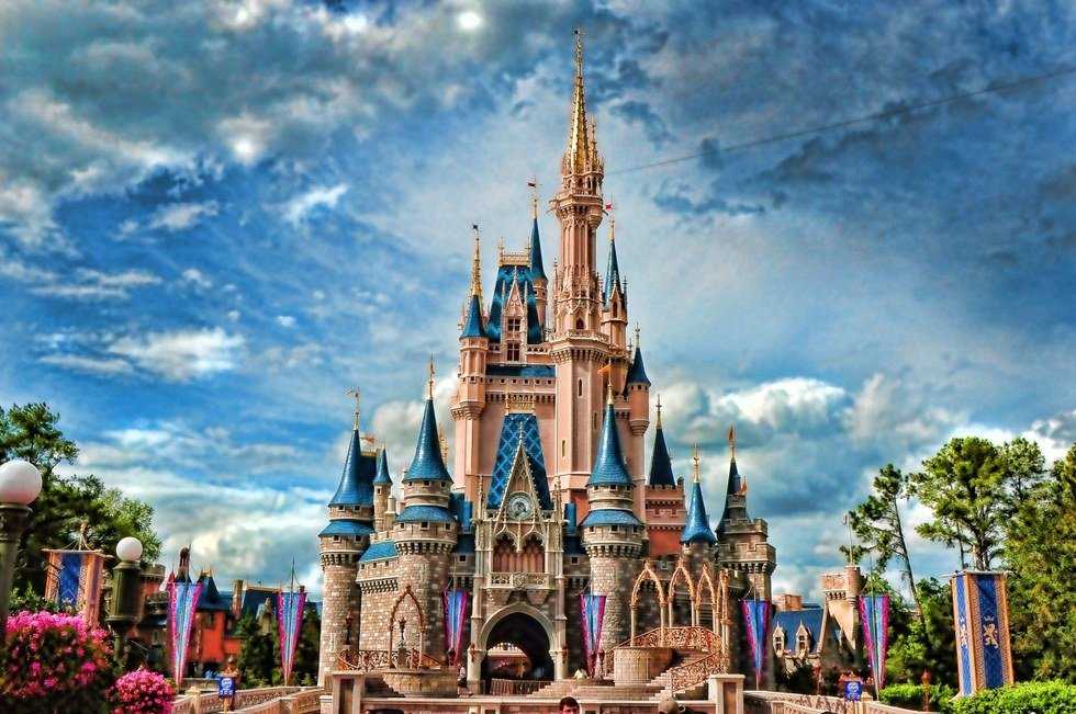 7 Most Annoying Things At A Disney Theme Park
