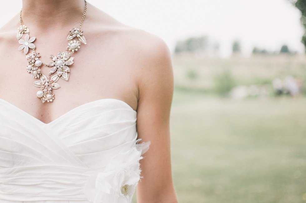 What It's Like Planning A Wedding While A Senior In College
