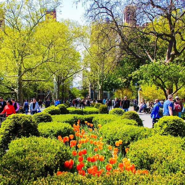 Being The Only Friend Who Is In A Relationship