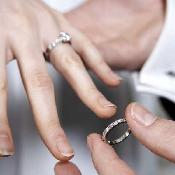 Is There Pressure for Christian Women to Date and Marry?