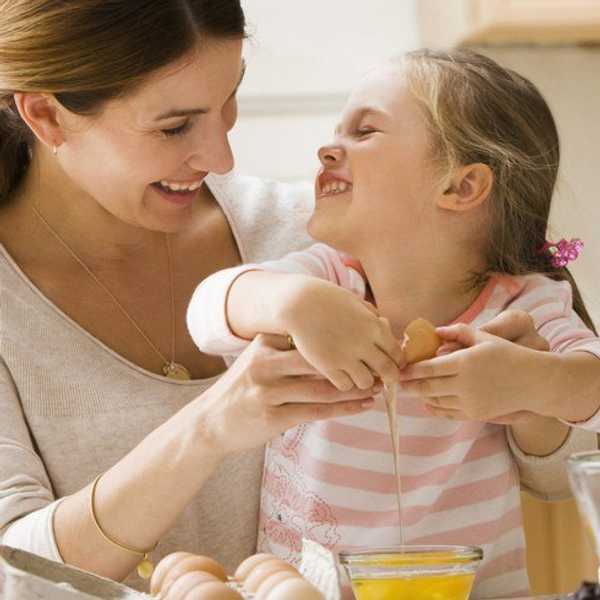 7 Life Lessons From Cooking With Your Mom