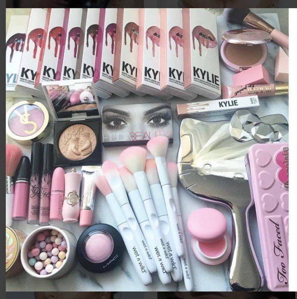 Makeup Expiration Dates that Every Girl Should Know