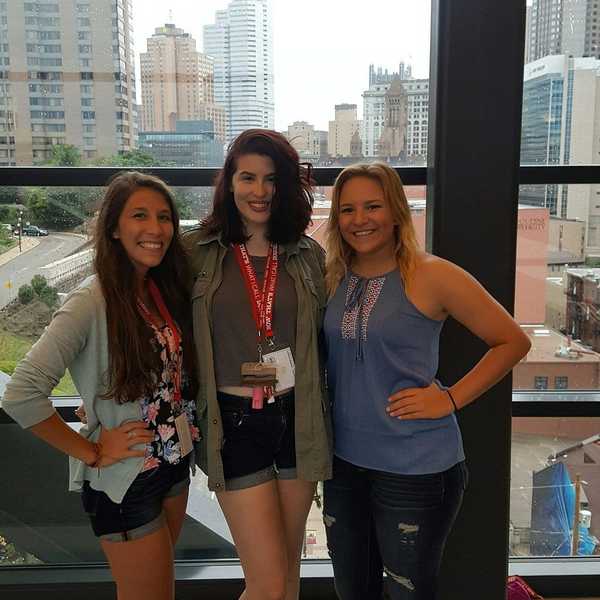 Why You Should Be Best Friends With Your Roommate