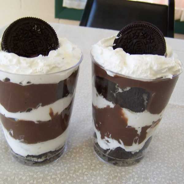 Dorm Room Desserts: No Bake Oreo Cheesecake Parfaits