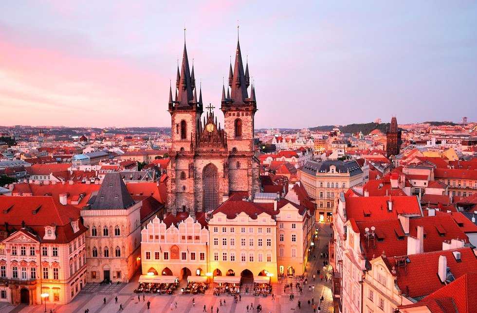 7 Reasons to Travel Abroad In Prague