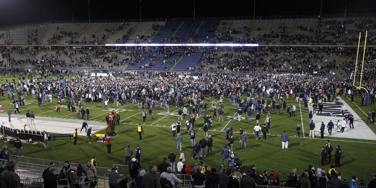 Rushing Field Rushing the Field in College Football - A Privilege, Not a Right | The ...