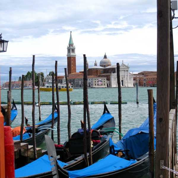 Why Everyone Should Travel And See The World