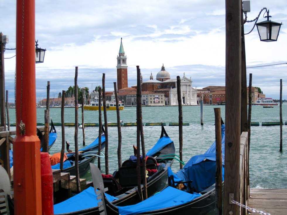 Why Everyone Should Travel And See The World