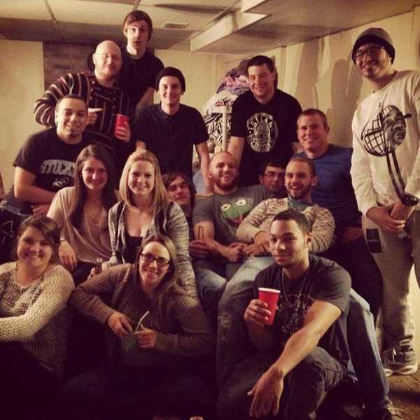 10 Reasons Why Being the Girl With Tons Of Guy Friends Is Actually The Best