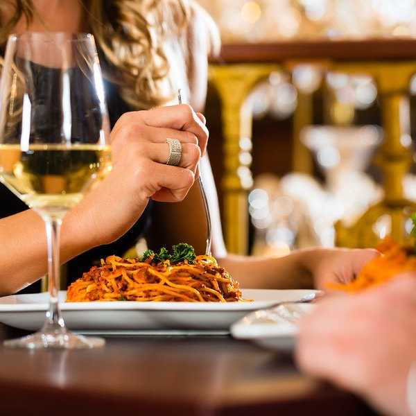 How Not to be an Asshole When you Dine Out