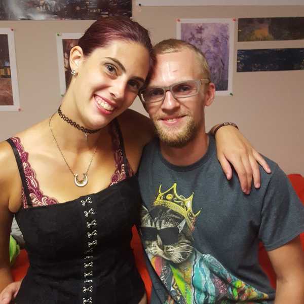 Long Distance Relationships: The Pros and Cons