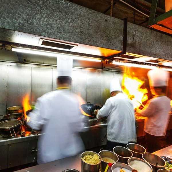 Why Everyone Should Work In A Restaurant At Least Once
