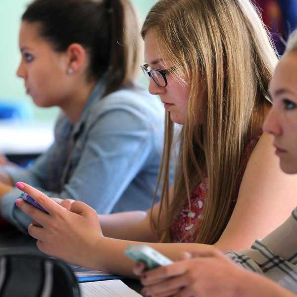 Are Smartphones A Teaching Tool Or A Distraction?
