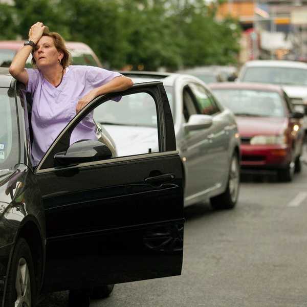 10 Things That Happen When You Are Stuck In Traffic On Your Daily Commute