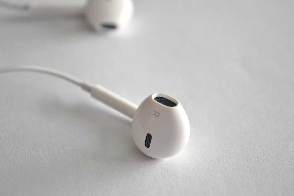 I Still Don’t Understand Why Earbuds Are Everywhere