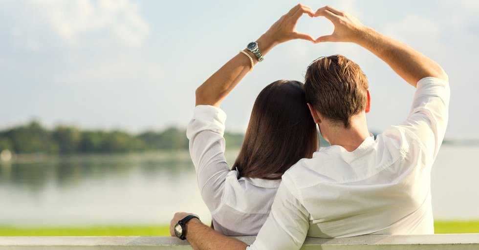 10 Signs That You're Dating Your Best Friend