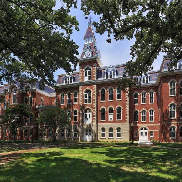 10 Signs You Go To A Small College