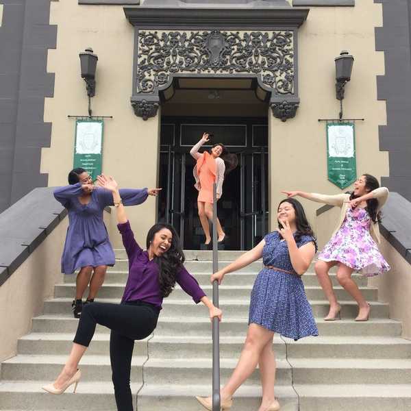 12 Signs You Attended An All-Girls High School