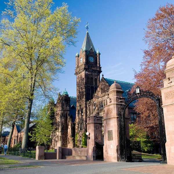 13 Women You Never Knew Attended Mount Holyoke