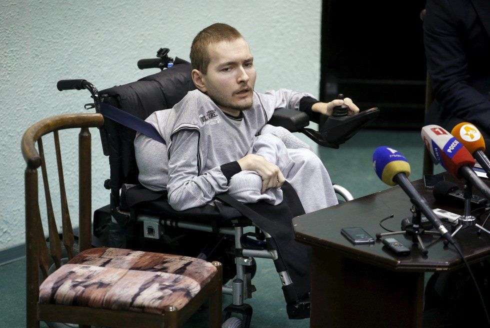 Man Volunteers For The First Head Transplant