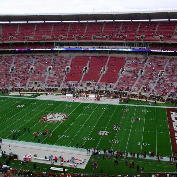 8 Reasons Football Season Is Everyone's Favorite Time Of Year