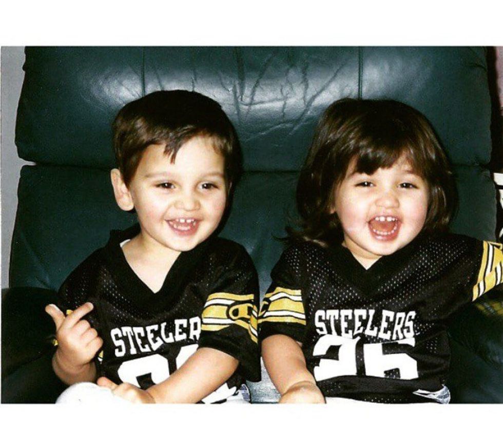 10 Crazy Things That Happen to Twins