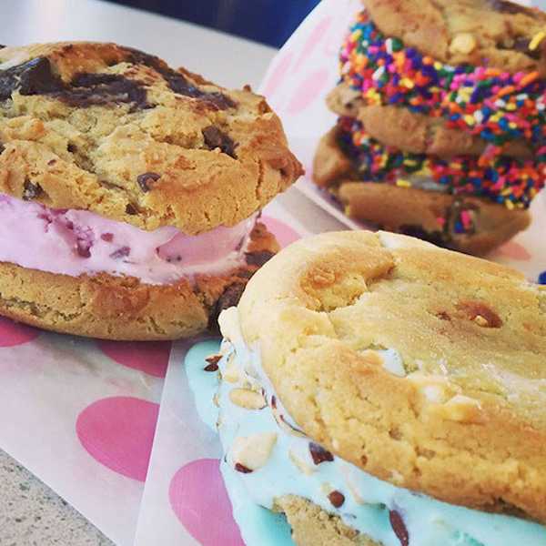 13 Confessions Of A Former Baskin-Robbins Employee