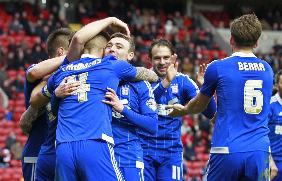 5 Reasons Why You Should Join A Team