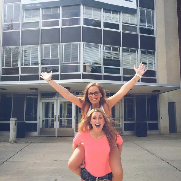 The Ten Emotional Stages Of College Moving Day