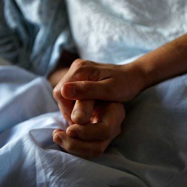 What It's Like To Lose Someone To Cancer