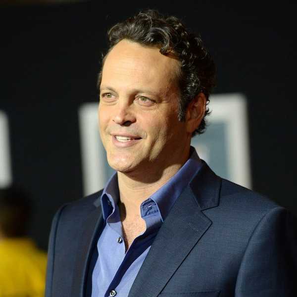 Breaking News: Vince Vaughn Eats A Filet In Auburn
