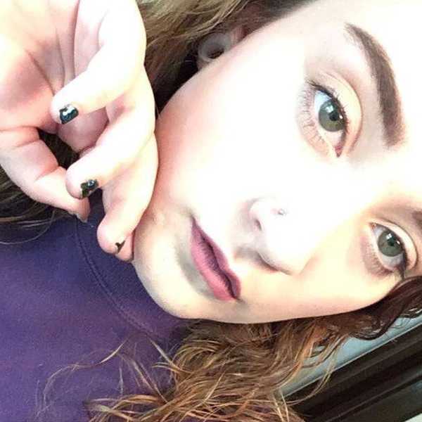 Top 10 Makeup Tips For The Oily-Faced Woman