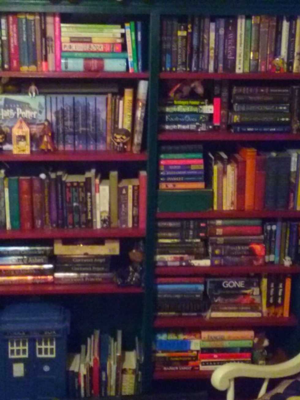 5 Kinds Of Books To Bring To College