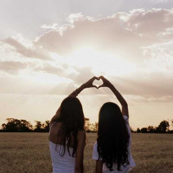 Life Lessons You Learn From Best Friends