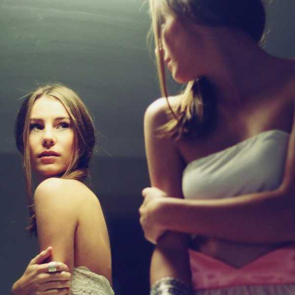 Mirror, Mirror On The Wall Why Can't I Look Like Her