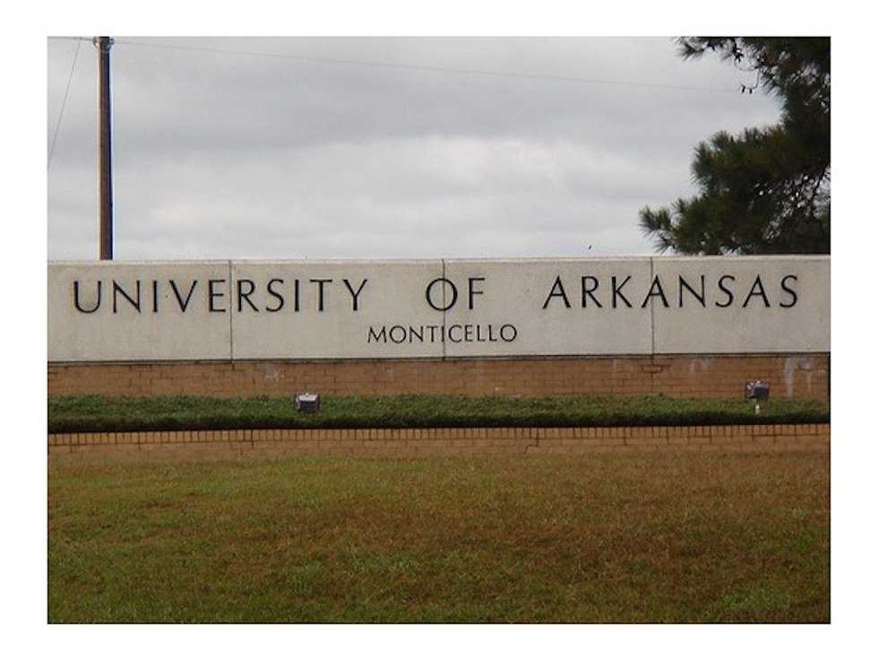 5 Things That Happen When You Attend Your Home Town College