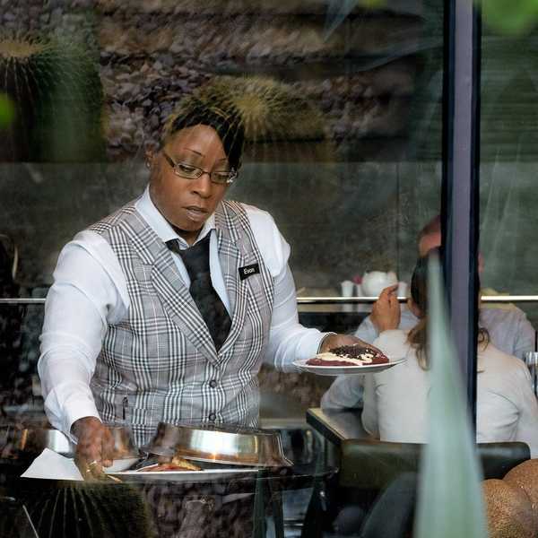 9 Things Your Server Wants You To Know