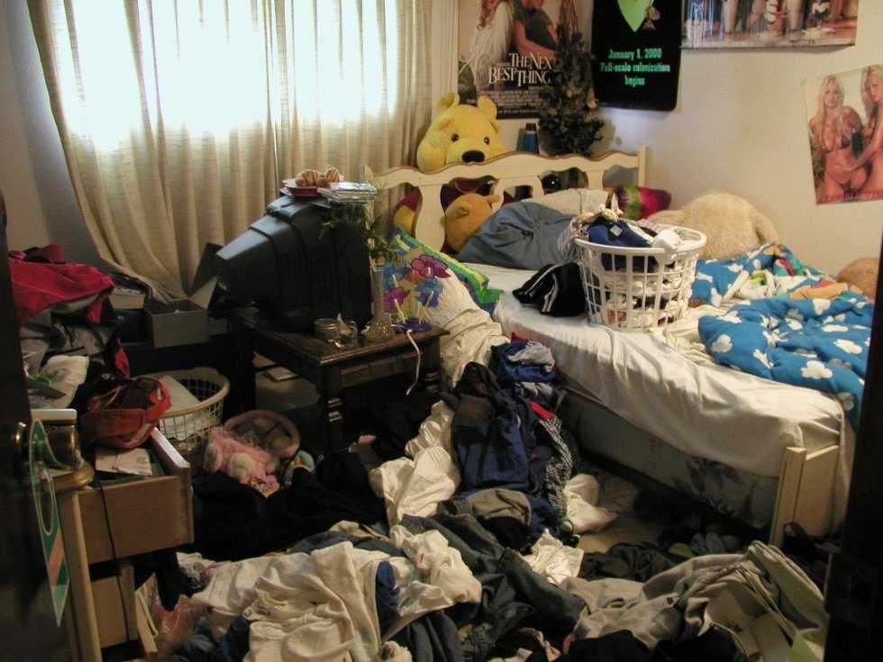 College: Stages Of Move In Day