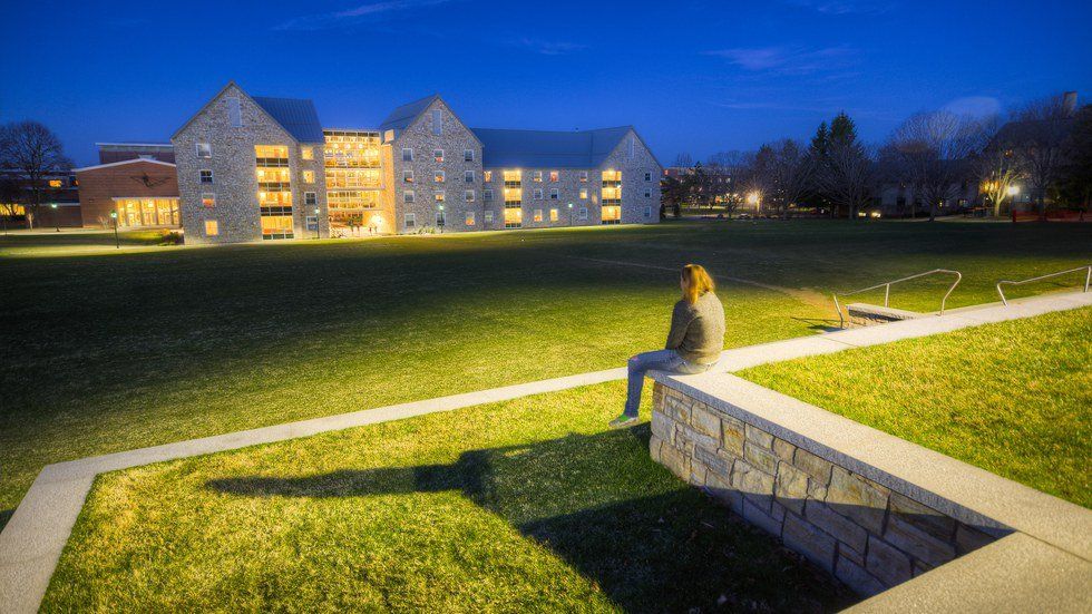 The Pros And Cons Of Living On Campus