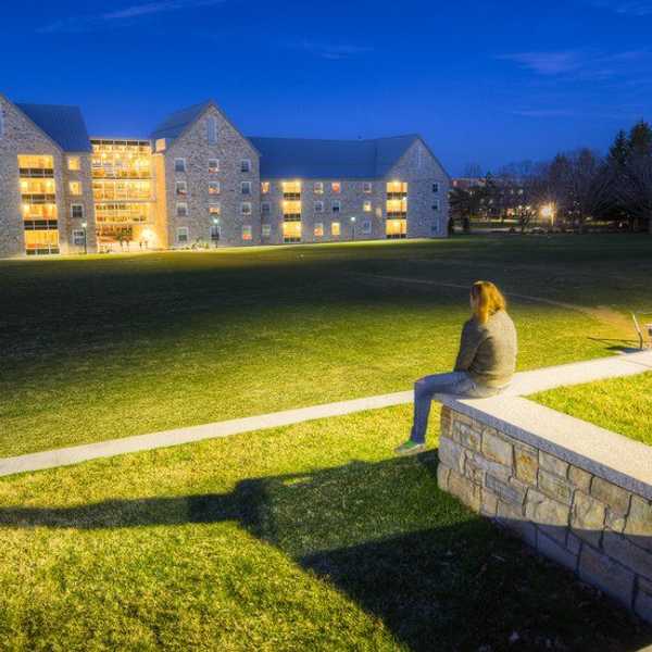 The Pros And Cons Of Living On Campus