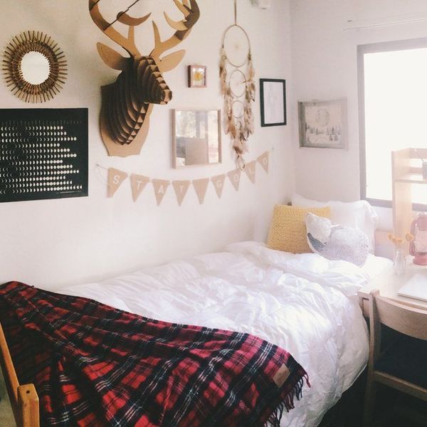 10 Ways to Make Your Dorm Room More Cozy