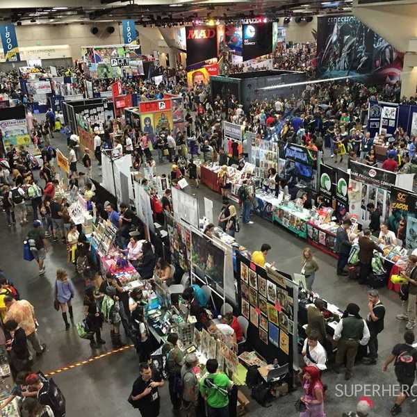 Fandom Freaks: Why You Should Go To Conventions