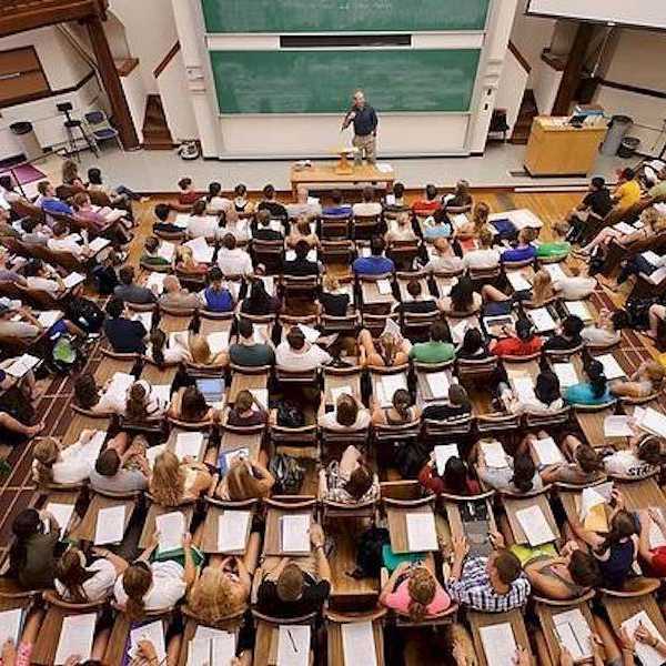 How To Survive Your First Week As A College Student
