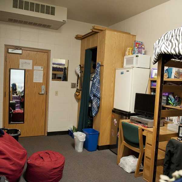 10 Things No One Tells You To Bring To College