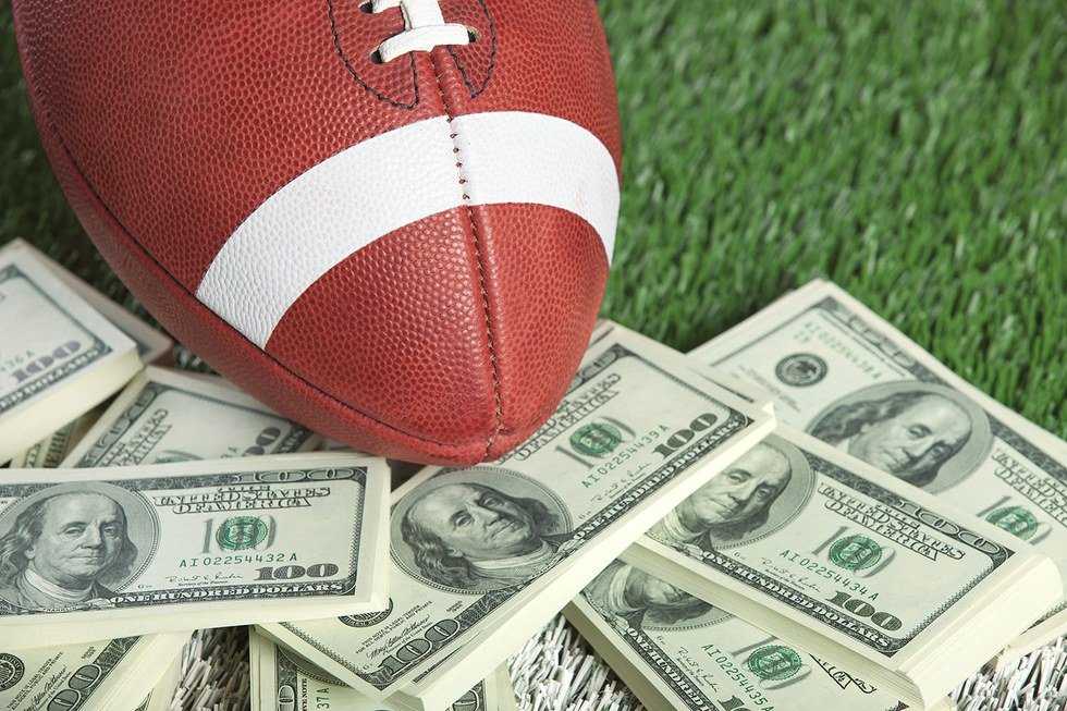 Should College Athletes Be Paid?