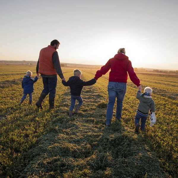 10 Benefits Of Growing Up On A Family Farm