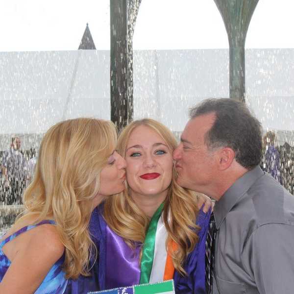 A Letter To My Parents From Your Finally (Kinda) Adult Daughter