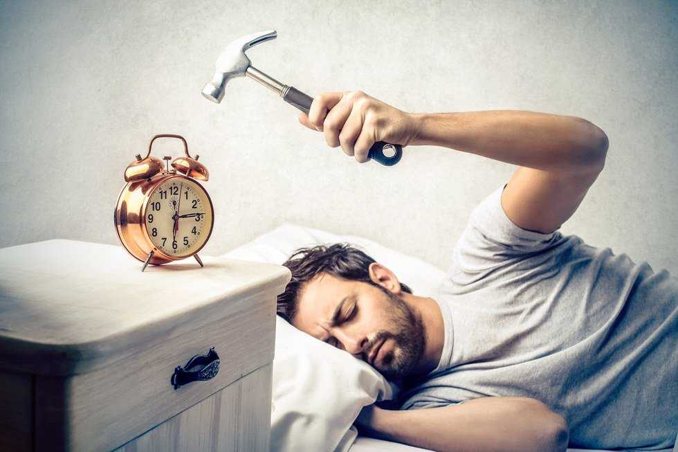 How To Fight The Battle Of Waking Up Early: 7 Tips