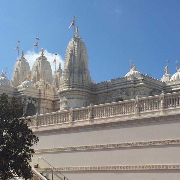 My Experience Visiting A Hindu Mandir For The First Time