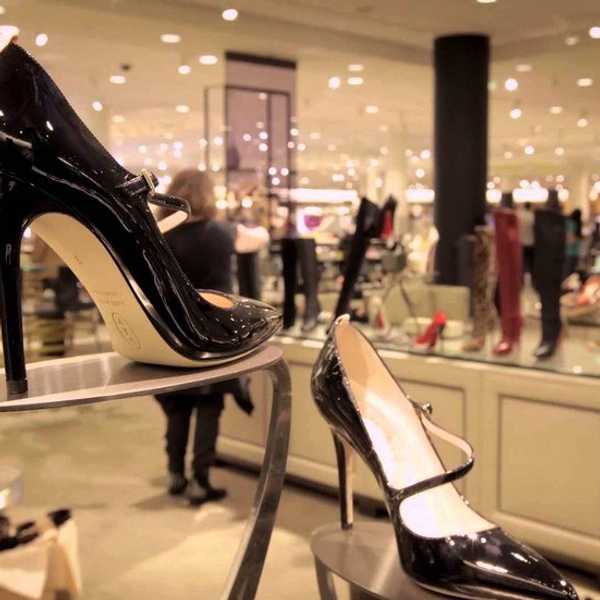 8 Reasons Why Shopping Is The Worst
